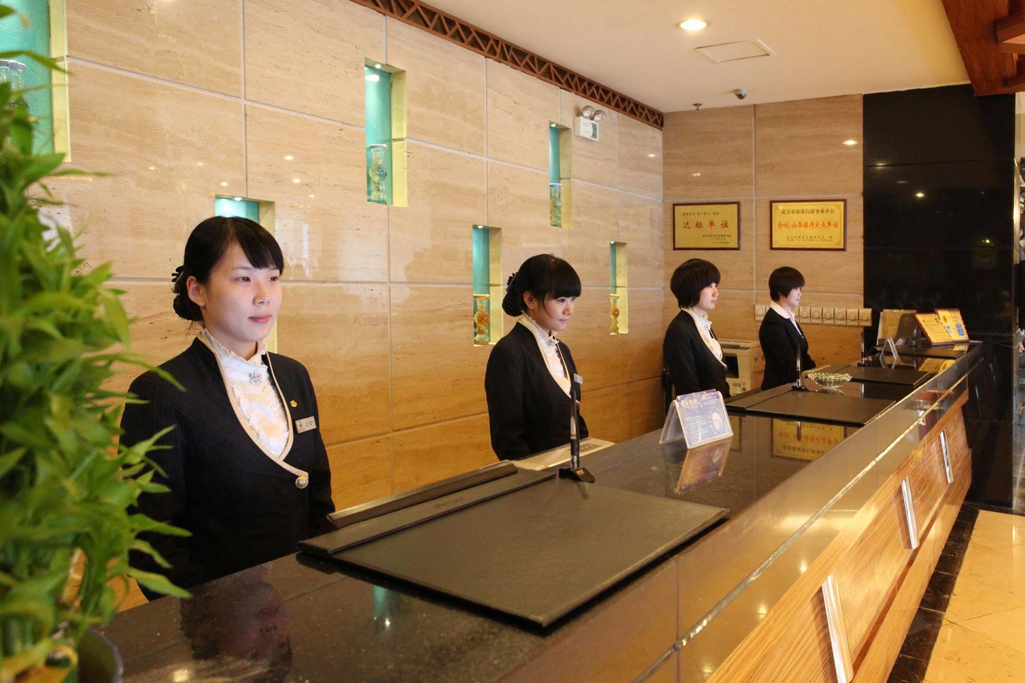 New Beacon International Hotel Wuhan Extérieur photo
